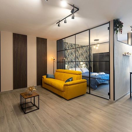 Urban Chic Luxury Suite Apartments โรม ภายนอก รูปภาพ