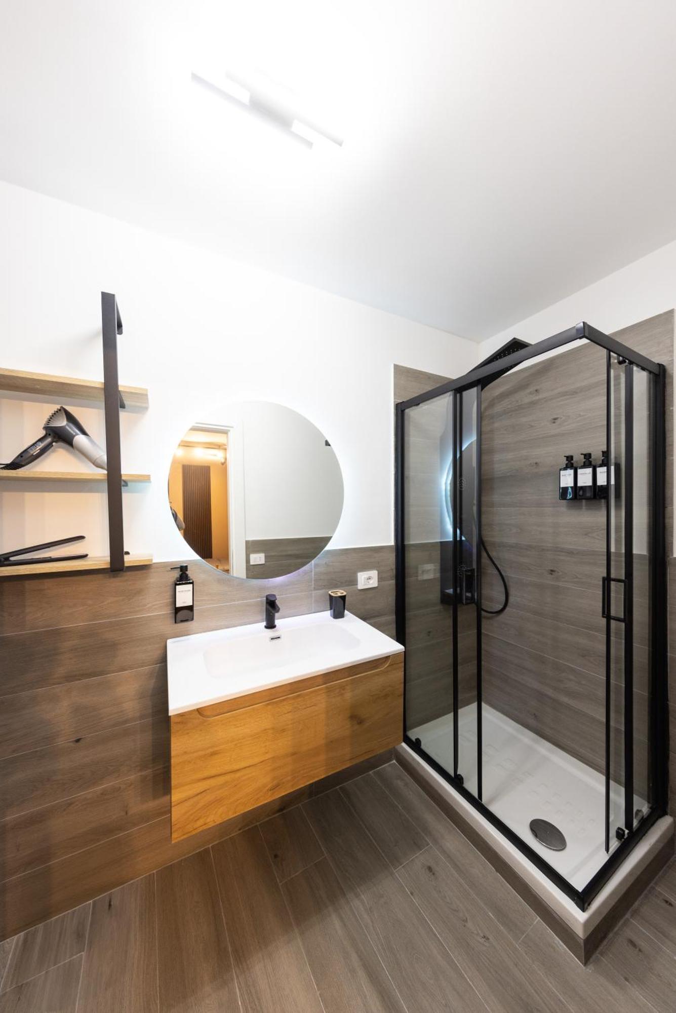 Urban Chic Luxury Suite Apartments โรม ภายนอก รูปภาพ