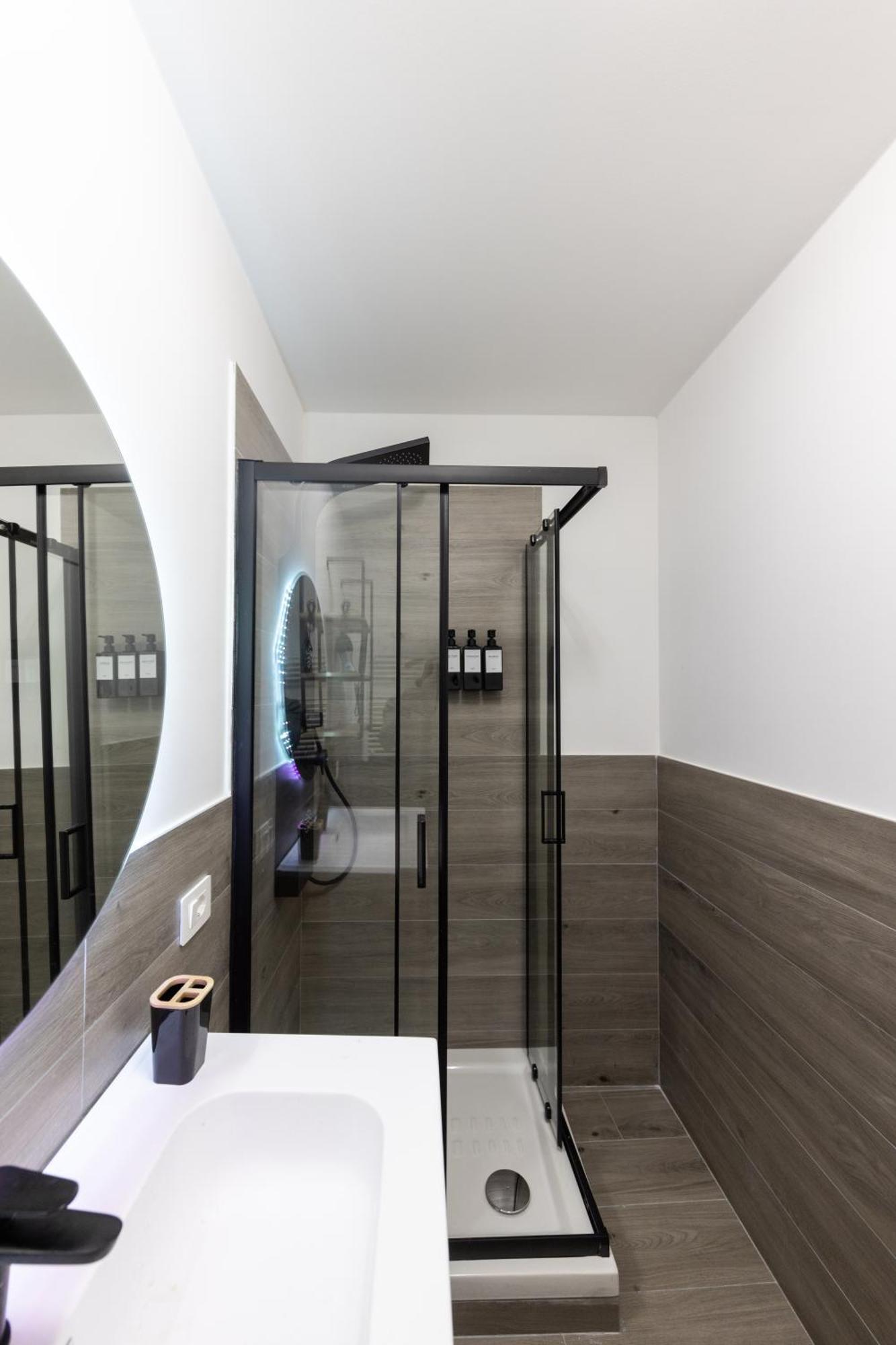 Urban Chic Luxury Suite Apartments โรม ภายนอก รูปภาพ