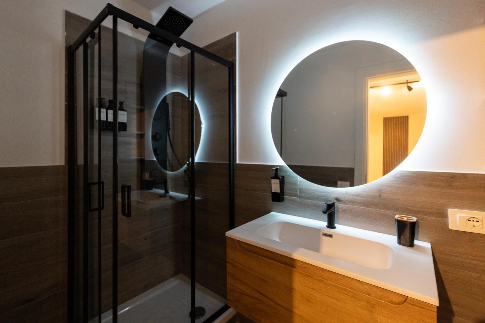 Urban Chic Luxury Suite Apartments โรม ภายนอก รูปภาพ