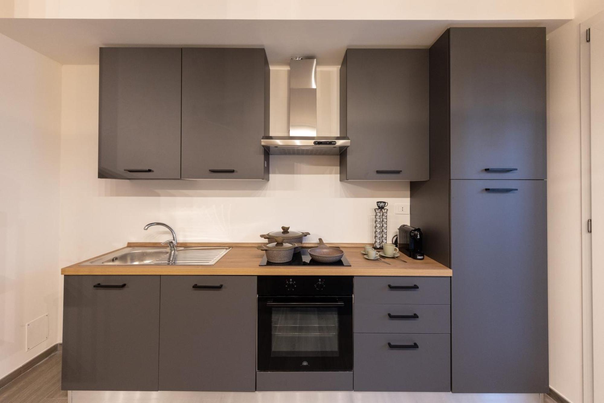 Urban Chic Luxury Suite Apartments โรม ภายนอก รูปภาพ