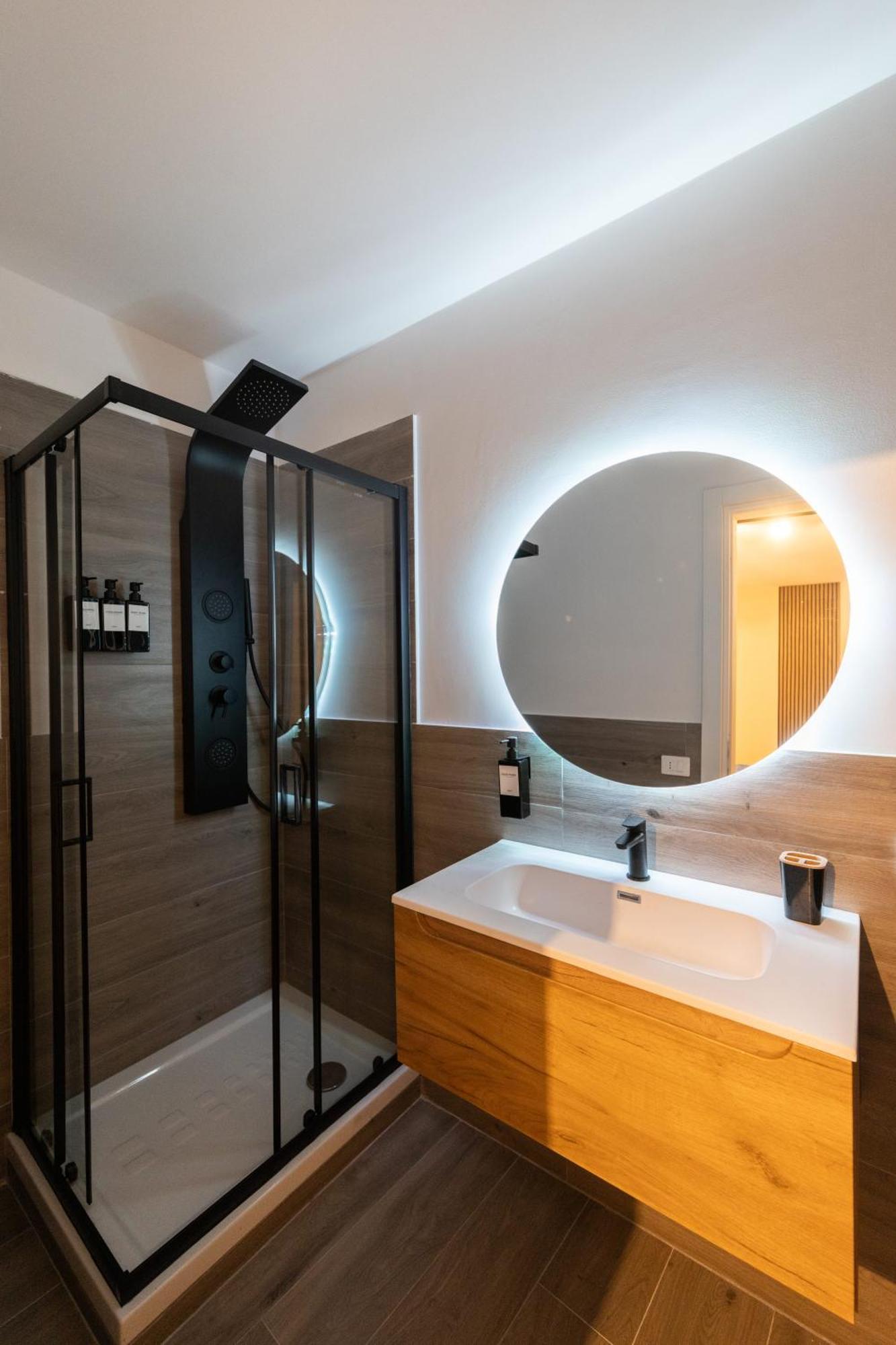 Urban Chic Luxury Suite Apartments โรม ภายนอก รูปภาพ